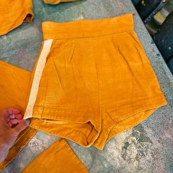 4 Piece 1970s Dance Uniform - Picture 5 of 16